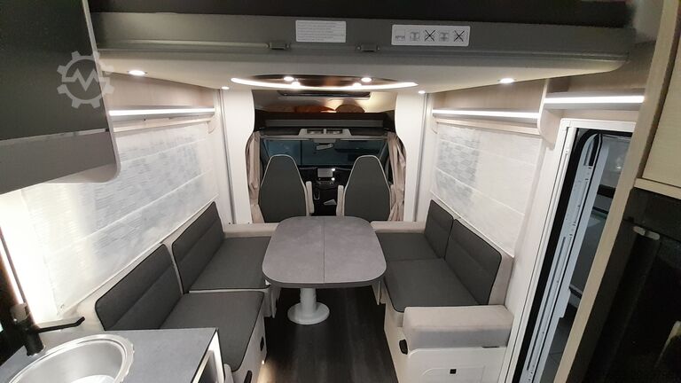 Halvintegrerad husbil Chausson 720 TITANIUM ULTIMATE