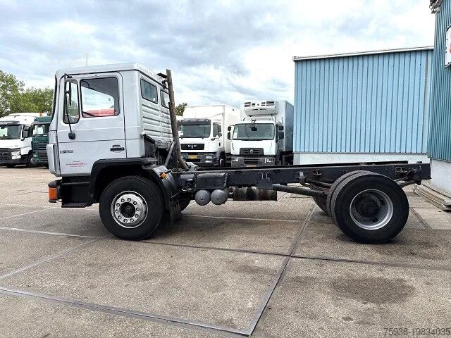 Chassis com cabina MAN 18 18.232 4x2 FULL STEEL CHASSIS (MANUAL GEARBO...