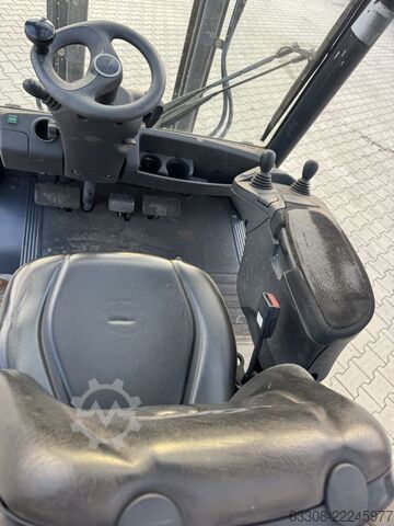 एलपीजी फोर्कलिफ्ट्स Linde H30T-02