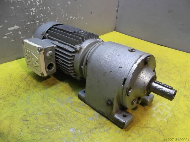 Silnik przekładniowy 0,55 kW 69 obr/min SEW-EURODRIVE R40DT80K47