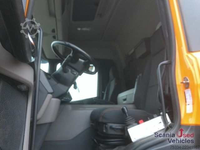 三向自卸卡车 Scania P 450 B4x4HZ ALLRAD HIAB X-HIDUO 108 E-3U