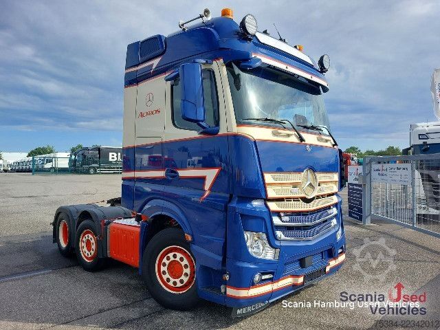 Standaard trekker Mercedes-Benz Actros 2553LS 6x2/4 verstellbare Montageplatte