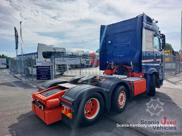 Standaard trekker Mercedes-Benz Actros 2553LS 6x2/4 verstellbare Montageplatte