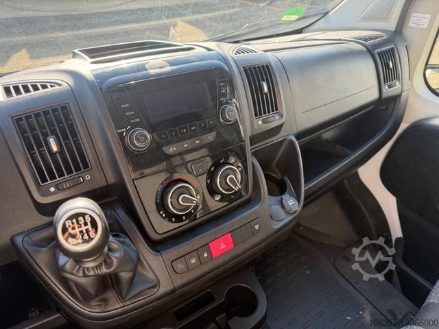 Transporter mit Koffer FIAT Ducato Koffer LBW 750kg