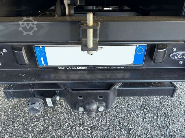 Furgón volquete Ford Transit 350 Ribaltabile con Gancio Traino