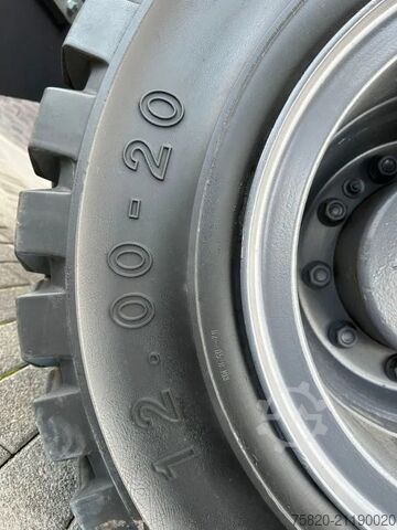 Stroj na manipuláciu s materiálom Fuchs MHL 350  MATERIAL HANDLER/UMSCHLAGBAGGER/OVERSL...