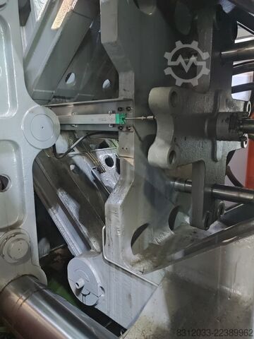 Makinë për formim me injeksion CHEN HSONG JM800-MK6