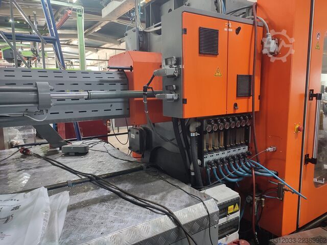 Makinë për formim me injeksion CHEN HSONG JM800-MK6
