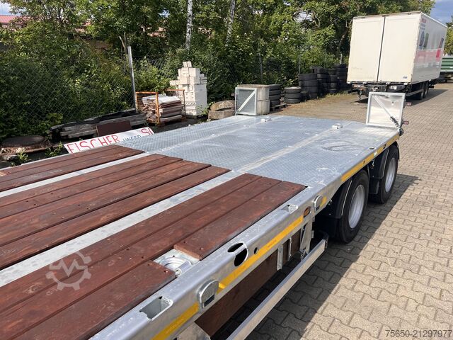Remolque de plataforma baja Möslein T4 VB H1 gerade  neuer 4 Achs Tieflader gerade hydraulischen Rampen