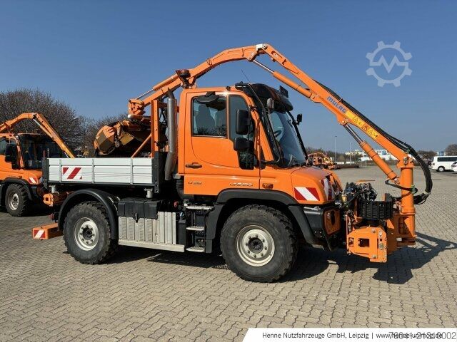 農業機械 Mercedes-Benz Unimog U 318