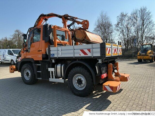 農業機械 Mercedes-Benz Unimog U 318