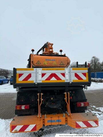 農業機械 Mercedes-Benz Unimog U 318