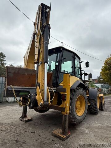 Εκσκαφέας-φορτωτής CATERPILLAR 434 Baujahr 2022 2700 Stunden