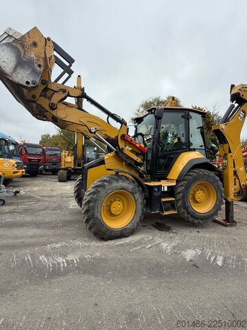Εκσκαφέας-φορτωτής CATERPILLAR 434 Baujahr 2022 2700 Stunden
