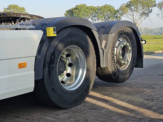 SZM סטנדרטי VOLVO FH 500 6X2 STEERED PTO+HYDR