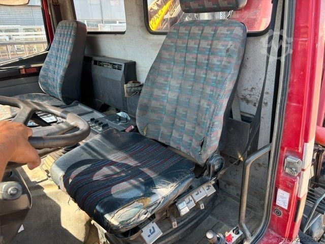 Kippiauto MERCEDES-BENZ 1824 AK  Kipper Kran