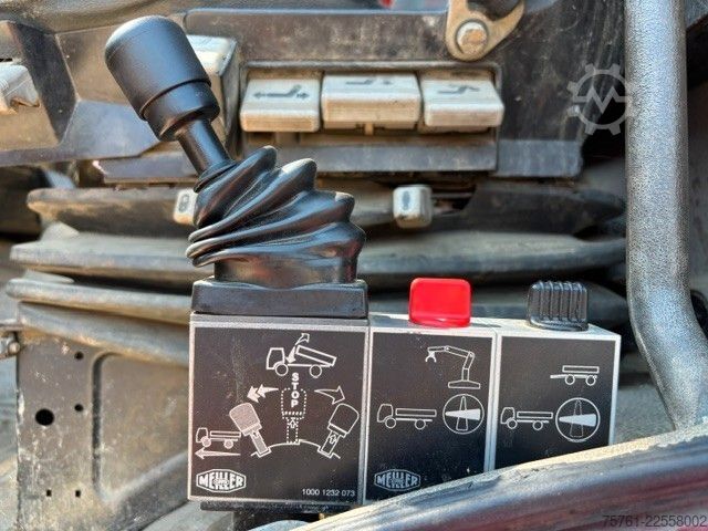 Kippiauto MERCEDES-BENZ 1824 AK  Kipper Kran