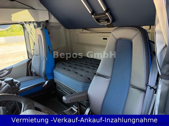 Bīstamo materiālu kravas automašīna VOLVO FH 500 - Euro 6-ADR-I-Shift-I-Park cool