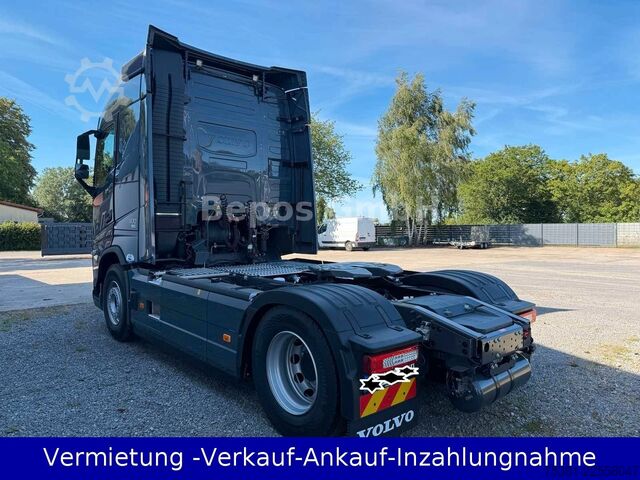 Bīstamo materiālu kravas automašīna VOLVO FH 500 - Euro 6-ADR-I-Shift-I-Park cool