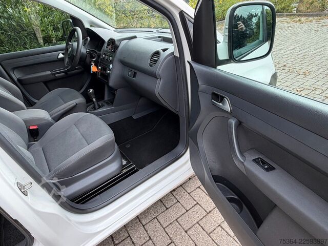Minibus VW Caddy Maxi 1.6 Tdi 5 Sitze Rollstuhlrampe Klima
