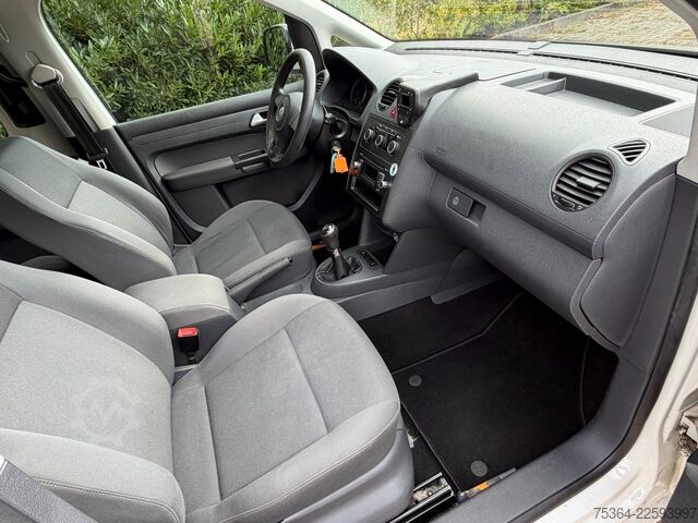 Minibus VW Caddy Maxi 1.6 Tdi 5 Sitze Rollstuhlrampe Klima
