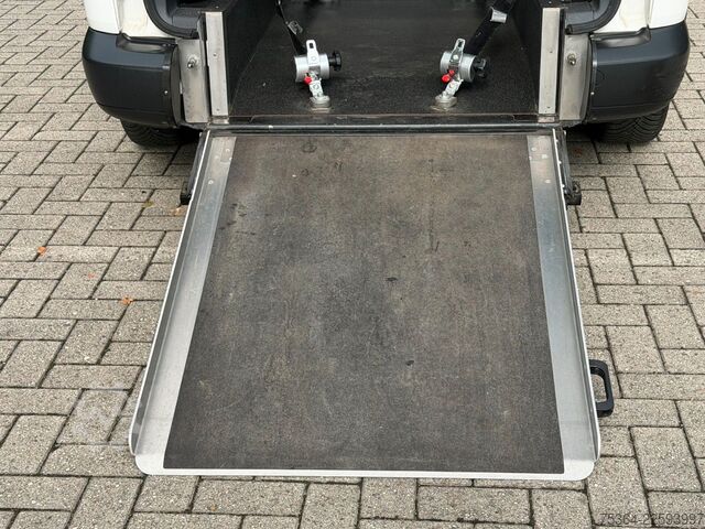 Minibus VW Caddy Maxi 1.6 Tdi 5 Sitze Rollstuhlrampe Klima