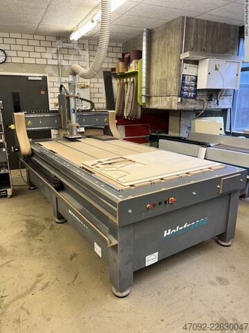 CNC-Bearbeitung  Holzfraese Speed 2513