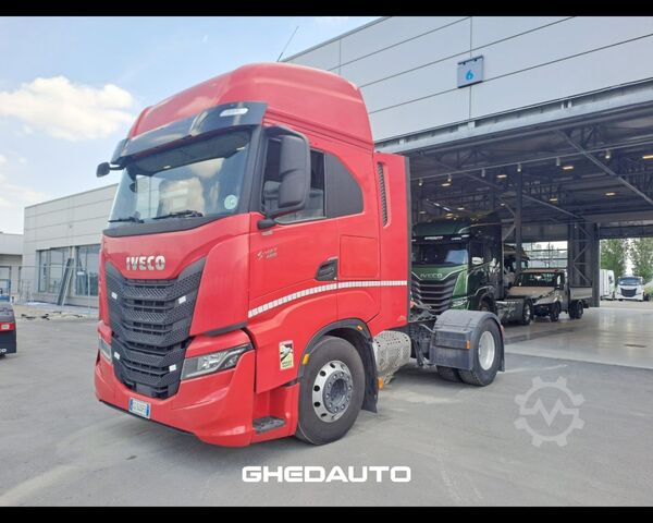 Standard tractor unit IVECO TRATTORE STRADALE IVECO S-WAY 480 CON ADR