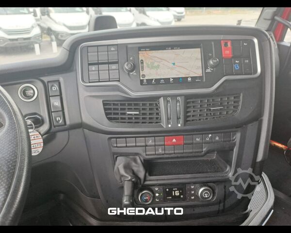 Standard tractor unit IVECO TRATTORE STRADALE IVECO S-WAY 480 CON ADR
