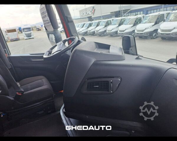 Standard tractor unit IVECO TRATTORE STRADALE IVECO S-WAY 480 CON ADR