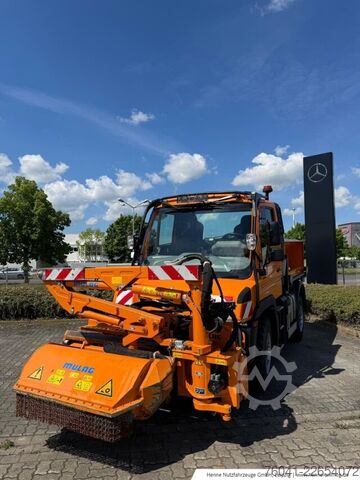  Mercedes-Benz Unimog U 319