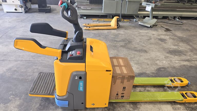 Automatic pallet truck Jungheinrich ERE 120