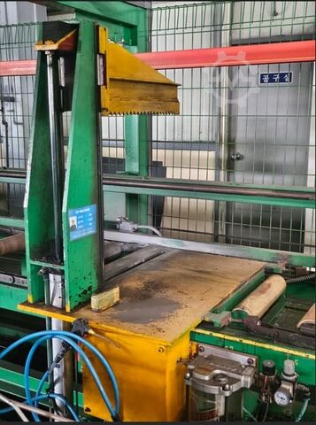 Hydraulický lis Youngstown Horizontal Hydraulic, Direct Extrusion