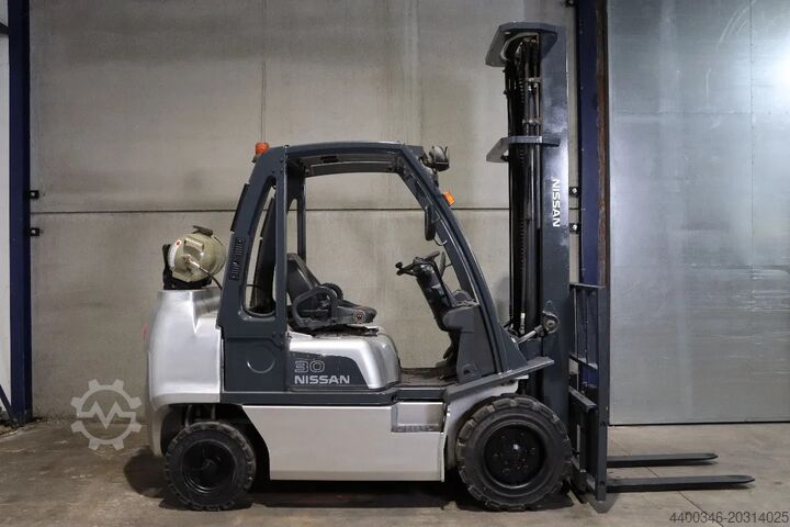 Autokrāvējs Nissan A30LQ