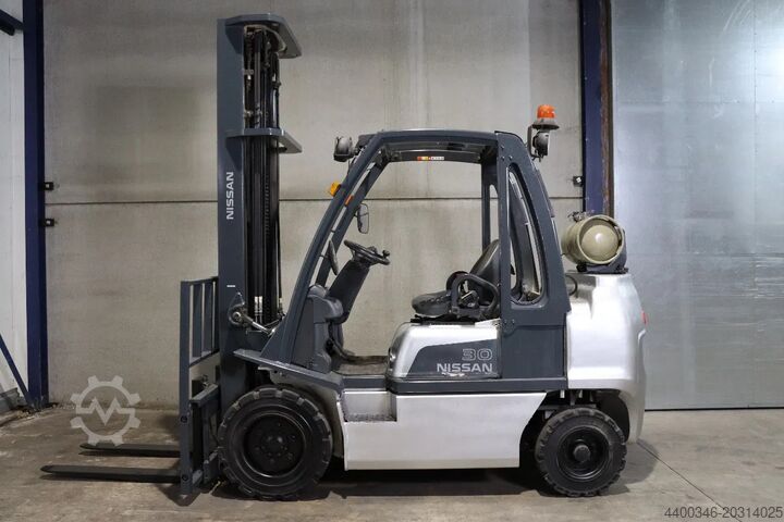 Autokrāvējs Nissan A30LQ