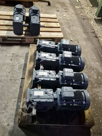Motor gearbox kompak Lenze g500-B600
