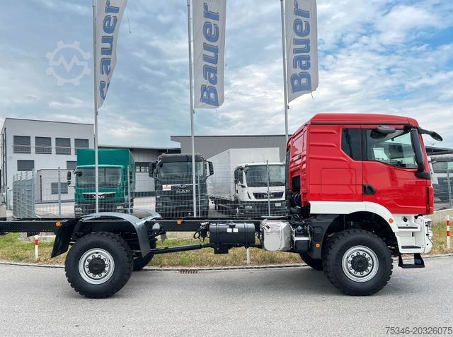 Camion à usage spécial MAN TGM 18.250 4x4 BB/Expedition/3-Sitze/Neu