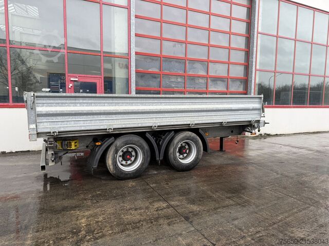 Самосвальный прицеп  18 t  18 t Tandemkipper- Tieflader, wenig Benutzt, Breitbereifung