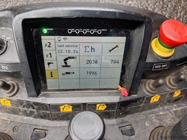 Grúa montada en camión MERCEDES-BENZ ANTOS