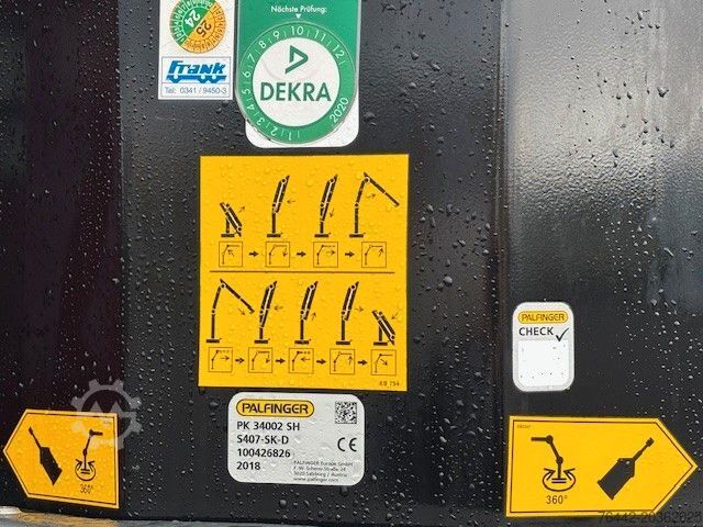 Grúa montada en camión MERCEDES-BENZ ANTOS