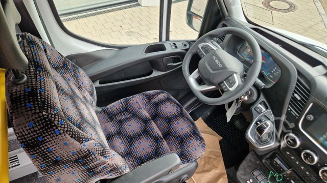 Stadtbus IVECO Daily Heckniederflur Elektro City Stock