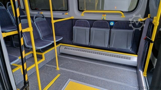 Minibus MERCEDES-BENZ 517 / 515 Frontniederflur mit Ada Systeme