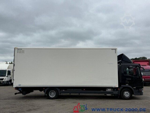 Vrachtwagen met bakwagen MAN TGL 12.250 Koffer 7.20m Ladebordwand1.5t. 1.Hand