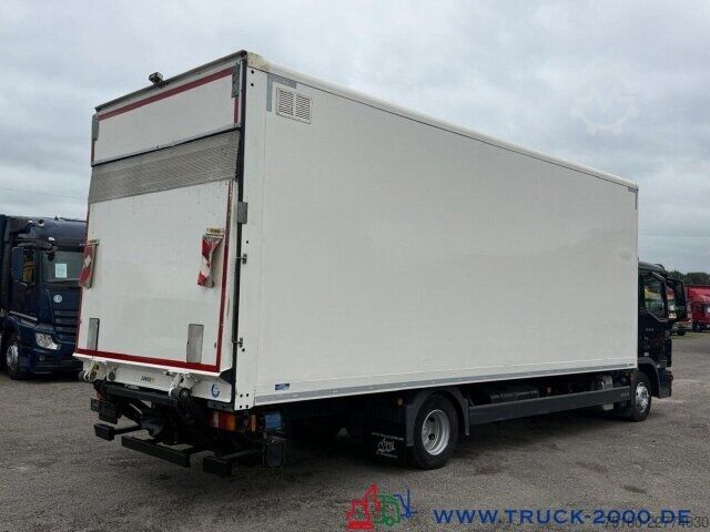 Vrachtwagen met bakwagen MAN TGL 12.250 Koffer 7.20m Ladebordwand1.5t. 1.Hand
