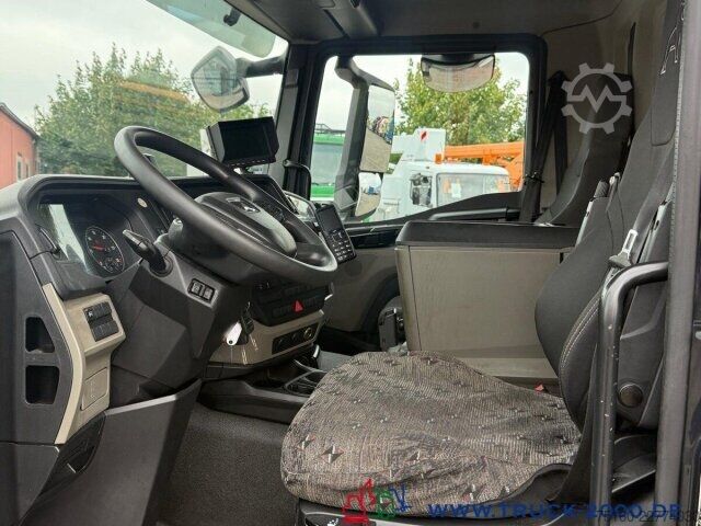 Vrachtwagen met bakwagen MAN TGL 12.250 Koffer 7.20m Ladebordwand1.5t. 1.Hand