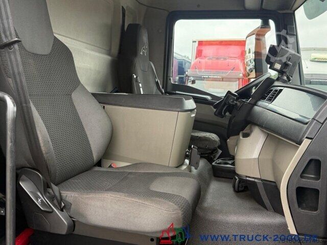 Vrachtwagen met bakwagen MAN TGL 12.250 Koffer 7.20m Ladebordwand1.5t. 1.Hand