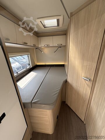 Poluintegrisani kamper Fiat Ducato Weinsberg Carasuite 650MF del 2020 | Manuale | Posti letto: 5