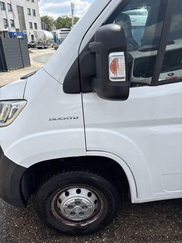 Poluintegrisani kamper Fiat Ducato Weinsberg Carasuite 650MF del 2020 | Manuale | Posti letto: 5