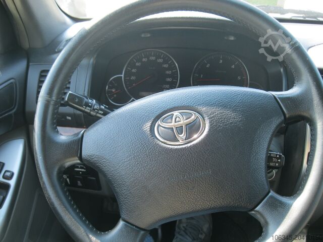 Kompakt skåpbil TOYOTA LAND CRUISER