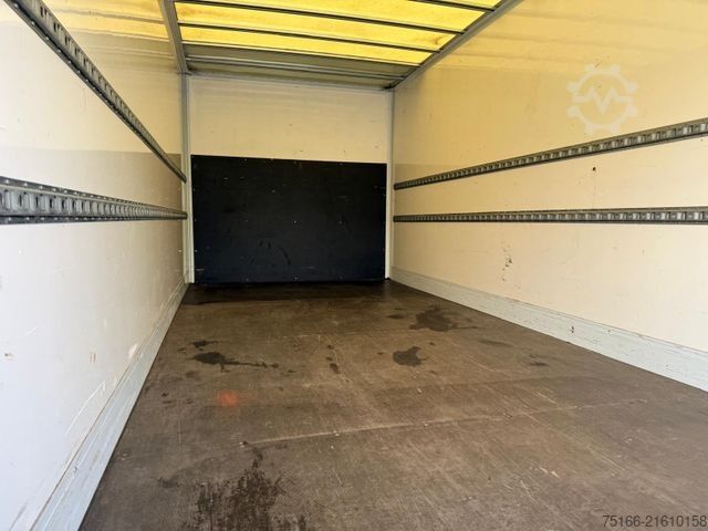 Furgoneta caja MERCEDES-BENZ ATEGO 818 L Koffer 6,10 m LBW 1 to.*AHK*EURO 6 E